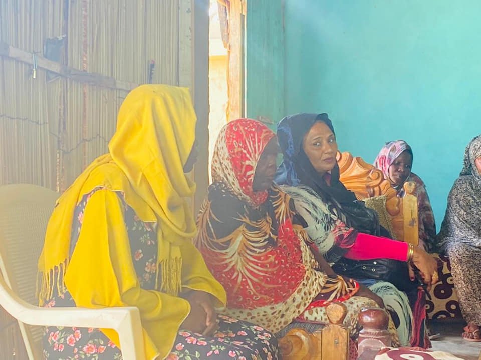 في زيارة هى الاولى من نوعها قيادات التحالف النسوي يلتقين نساء حي الزاندا وحي دار النعيم بمدينة بورتسودان